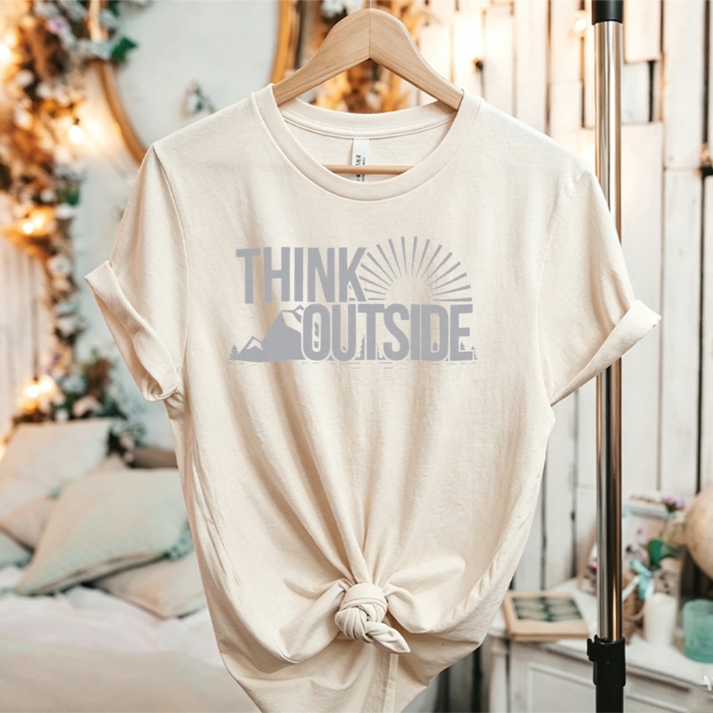 Outdoor Adventure Quotes - Think Outside Sun Mountain Grafik-T-Shirt mit